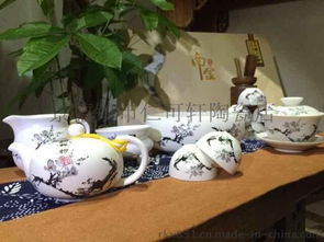 梅花韻致，茶香沁心——景德鎮仁可軒14頭梅花帶茶夾茶具套裝賞析
